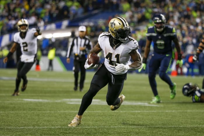 Oct 25, 2021; New Orleans Saints running back Alvin Kamara (41) catches a touchdown pass against the Seattle Seahawks. Mandatory Credit: Joe Nicholson-USA TODAY